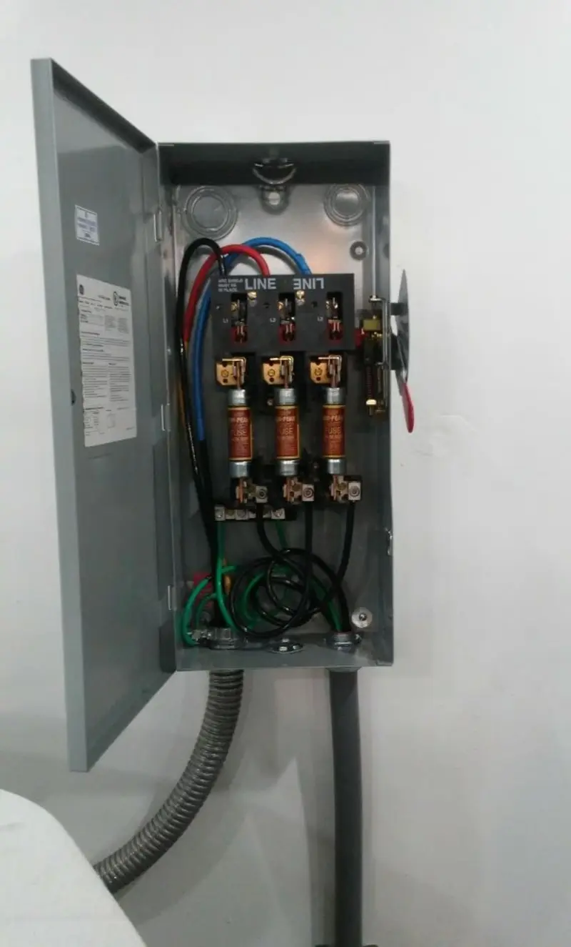 Three-phase disconnect switch installed for Electrical Wiring & Rewiring in Johnson City